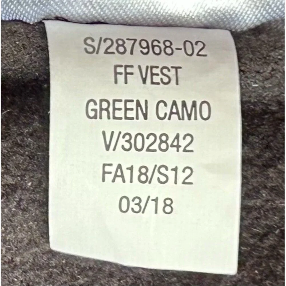 NWOT Old Navy Boys Frost-Free Camo Puffer Vest L 10-12 Full Zip Unisex